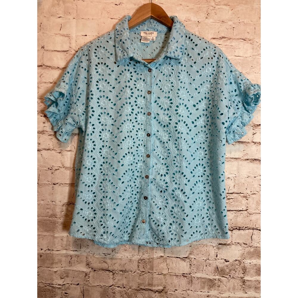 Tru Luxe Top Womens Medium Baby Blue All Over Eyelets Embroidered Ruffle Sleeve